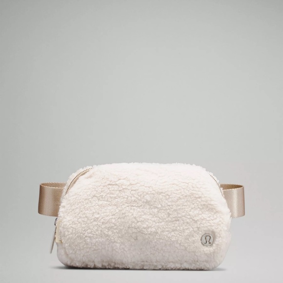 NWT Lululemon Everywhere Fleece Belt Bag WHITE - Picture 1 of 8
